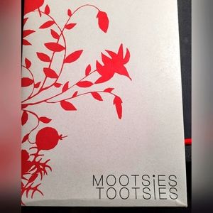 Mootsies Tootsies Size 8 Grey/ black wedge shoes